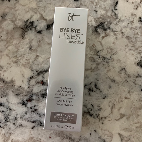it cosmetics Other - It Cosmetics Bye Bye Lines Foundation Medium Shade it cosmetics Other - It Cosmetics Bye Bye Lines Foundation Medium Shade